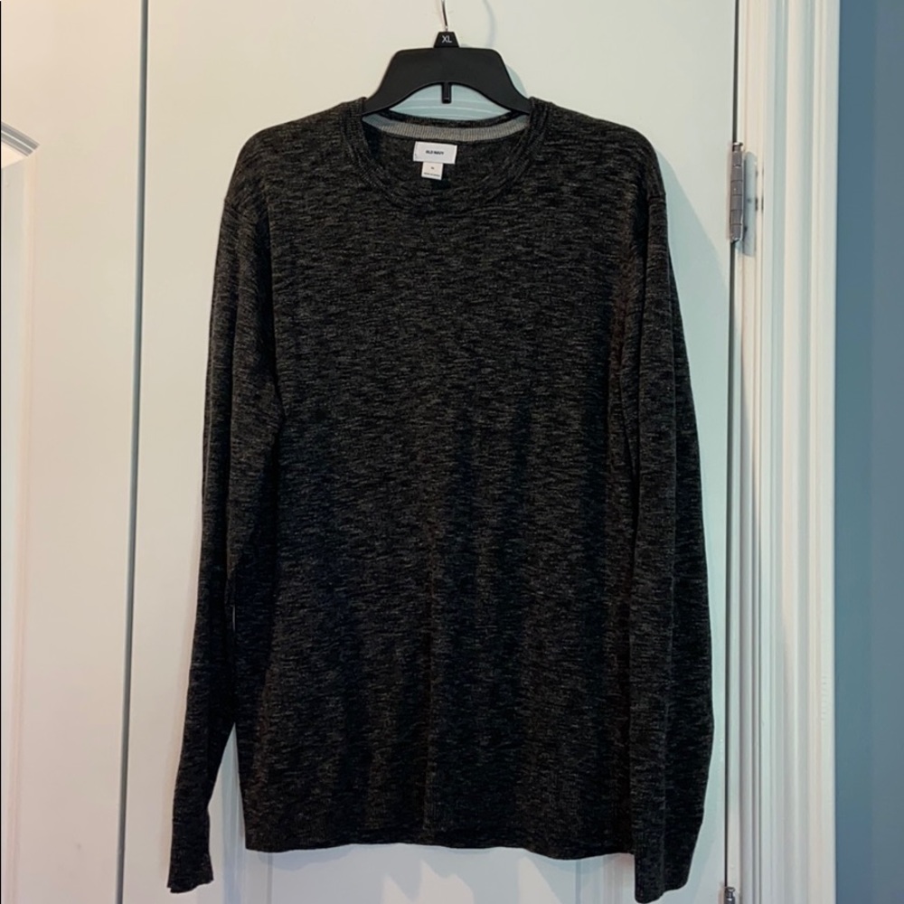 Old Navy crewneck sweater